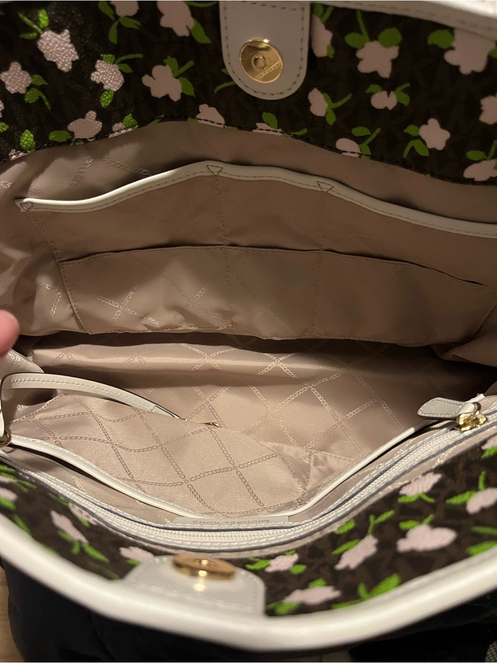 NWOT, NEVER USED, Gorgeous Michael Kors Floral Bag - Picture 5 of 7